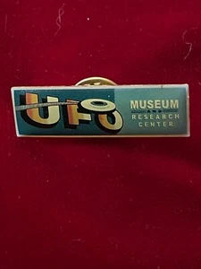 UFO Museum Forschungszentrum Roswell New Mexico fast neuwertig Epoxid Anstecknadel 1,25 Zoll - Bild 1 von 2