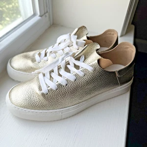 Sam Edelman Womens Sz 9 Gold Leather Poppy Sneaker - Picture 1 of 6