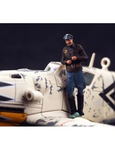 Resin 1/72 Diorama Miniature Toys Hartmann Pilot Solider Painted Dolls Scene - Picture 1 of 4