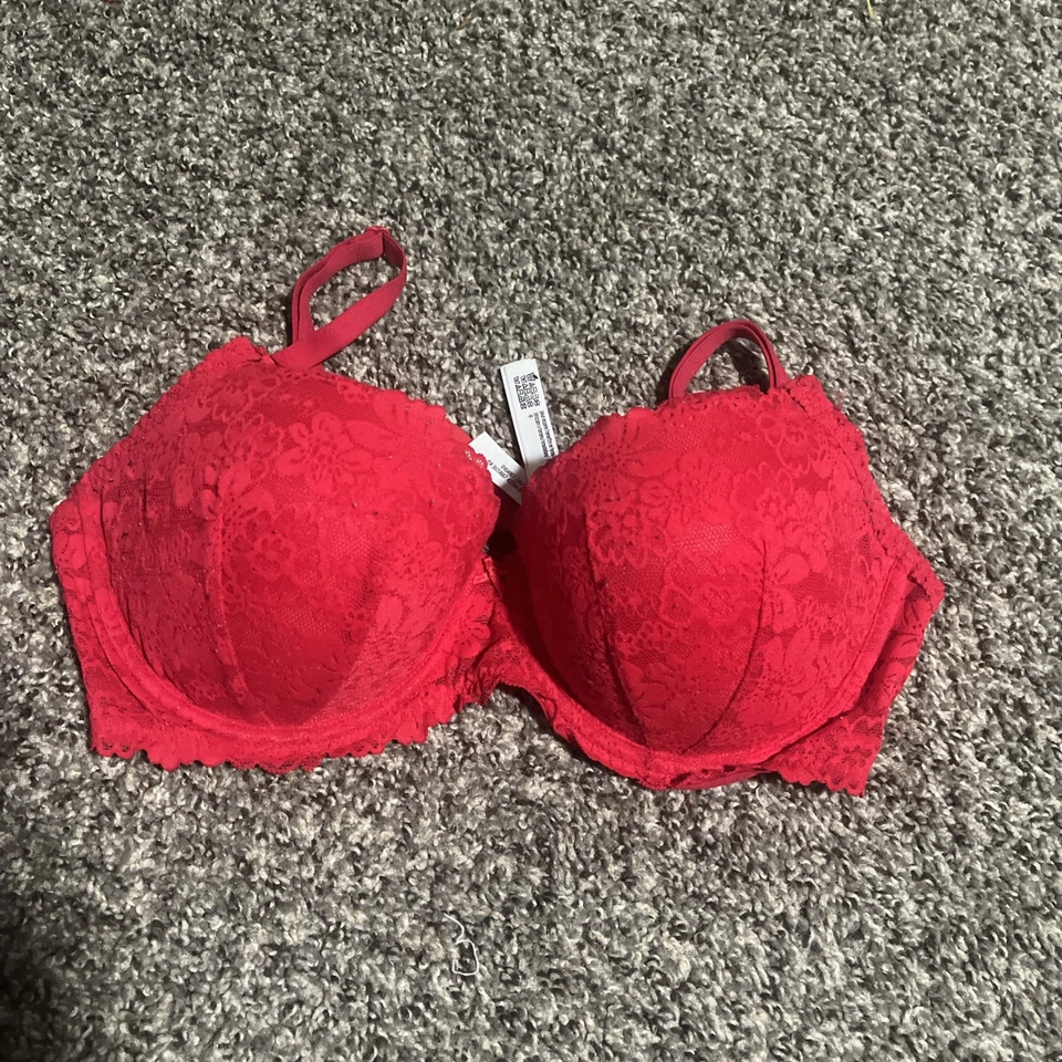 Sujetador Victoria Secret 36D acolchado push-up de encaje rojo con acento de hilo metálico dorado Foto 1 de 4