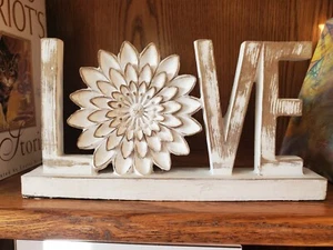 Decoración de estantería LOVE - Imagen 1 de 2