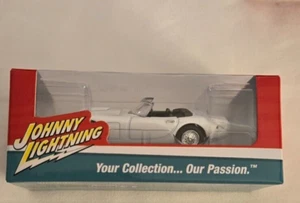 2024 SDCC COMIC CON EXCLUSIVE DIAMOND JOHNNY LIGHTNING SILVER PROMO CAR UNOPENED - Picture 1 of 2
