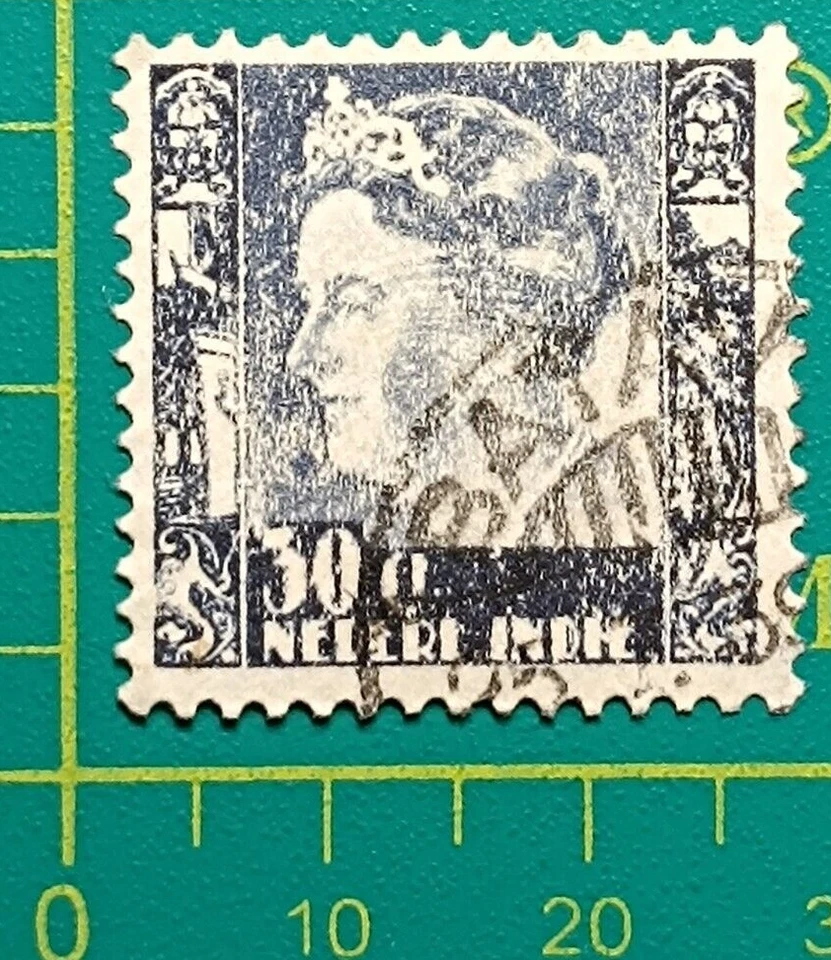 1934 Netherlands Indies Stamp, Sc A19 30c lilack gray, ERROR of printing, used - Image 1 of 4