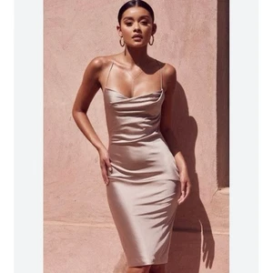 Vestido House of CB Alette Satinado Midi Espalda Abierta Púrpura Gris Para Mujer’s Talla Mediana - Imagen 1 de 10