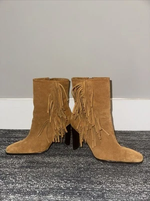 Western Fringe Predictions 皮革系列女式靴子 5 码 1/2 麂皮绒 — 第 1/4 张图片