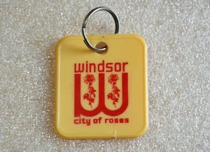 THE ROYAL CANADIAN LEGION 35th Provincial Ladies Auxilary WINDSOR CONV.. KEYRING - Imagen 1 de 3