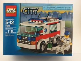 LEGO City 7890 Ambulance NEW! Paramedic EMT Emergency Rescue Stretcher Town