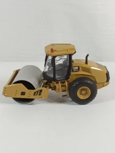 Compactador vibratorio de suelos Caterpillar CS11 GC modelo 1:50 Diecast Masters 85589 MB - Imagen 1 de 7