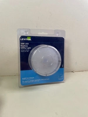 Leviton 9852-LED Porta Lámpara con Cadena Tiradora, Bombilla 10W y Protector Bombilla, Blanco NUEVO Foto 1 de 4