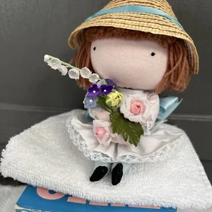 Vintage 1968 JOAN WALSH ANGLUND Pocket Doll FLOWER GIRL in scatola originale - Foto 1 di 12