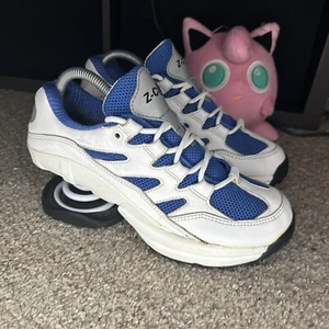 Z-Coil Freedom Classic Comfort White/Blue Spring Sneakers Women’s Size 7 - Picture 1 of 7