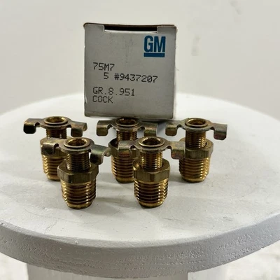 Lote de 5 NUEVOS GM OEM 9437207 Radiador Petcock PARA 90-93 Chev/Cutlass/Skylark/Nova Foto 1 de 4