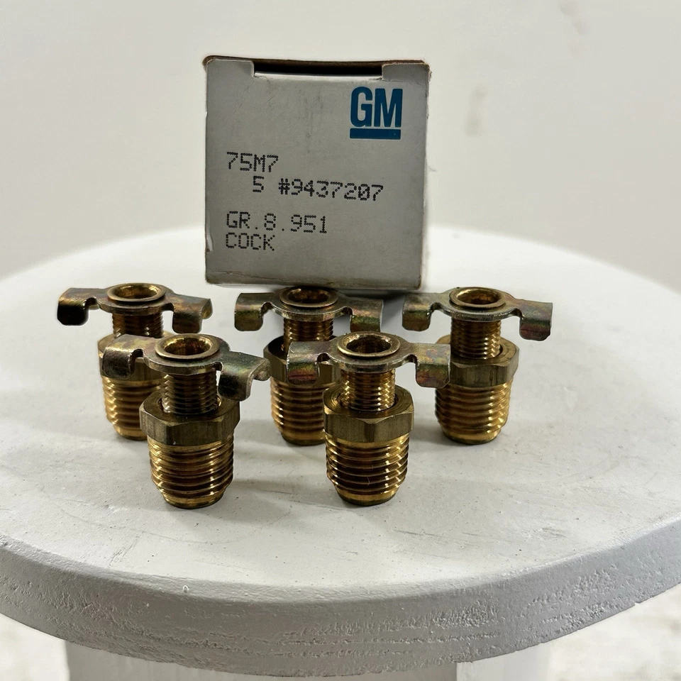 Lote de 5 NUEVOS GM OEM 9437207 Radiador Petcock PARA 90-93 Chev/Cutlass/Skylark/Nova Foto 1 de 4