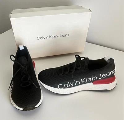 Zapatillas para mujer Calvin Klein negras con blanco y rojo talla 9M logotipo con cordones Amory Foto 1 de 4