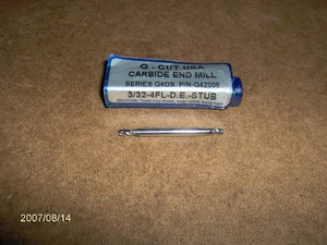 CARBURO 3/32 4 FLAUTA ""Q-CUT" MOLINO FINAL, DOC;3/16, EXTREMO DBL, SIN RECUBRIMIENTO - Imagen 1 de 1