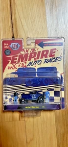 NEW RELEASE! 2025 🔥M2 Machines Diorama 1932 Ford 3 Window Coupe R11 25-07 - Picture 1 of 8