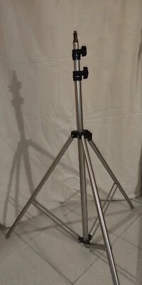 MANFROTTO STATIVO  IN ALLUMINIO 2 ESTENSIONI PER LUCI, PANNELLI, GIRAFFE - Immagine 1 di 4