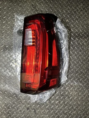 Luz trasera LED lado del conductor izquierdo OEM 2019-2023 GMC Sierra 1500 2500 3500 Foto 1 de 3