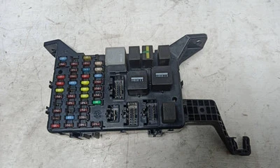 Scatola fusibili Ford Mondeo III Turnier BWY 4S7T14A073AA 2.2 Diesel 28703459 - Immagine 1 di 4