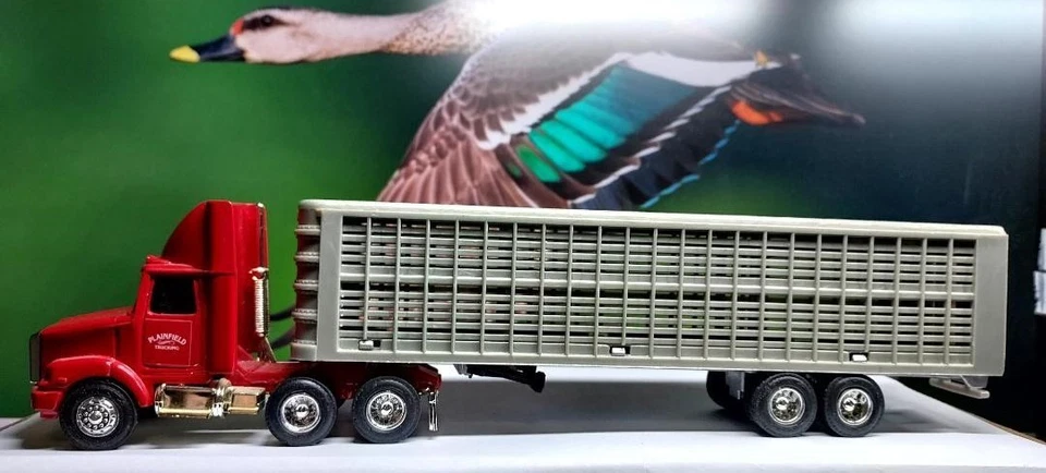 Remolque suelto vintage Ertl Red Plainfield camión de transferencia de ganado Foto 1 de 1