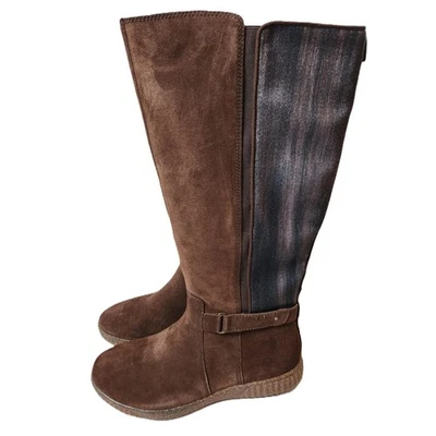 Botas altas Clarks Caroline – Marrom escuro – Feminina tamanho 11 – Fecho com zíper  - Imagem 1 de 4