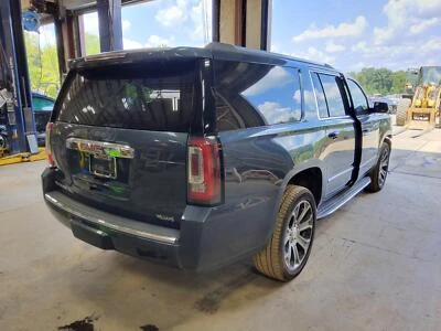 Alternador usado serve: 2019 Gmc Yukon XL 1500 grau B - Imagem 1 de 4