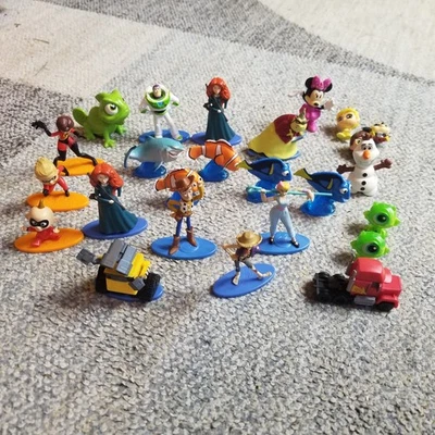 Lote de 25 figuras de juguete Mattel Disney Pixar Toy Story Coco Finding Nemo Cars Frozen Foto 1 de 4