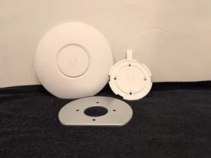 Ubiquiti Networks UAP-NANOHD Wireless Access Point - Photo 1/3