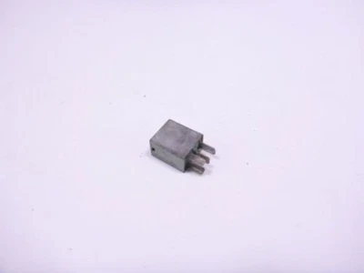 Relé BMW K 1200 LT 01 BOSCH 0332017300 Foto 1 de 4