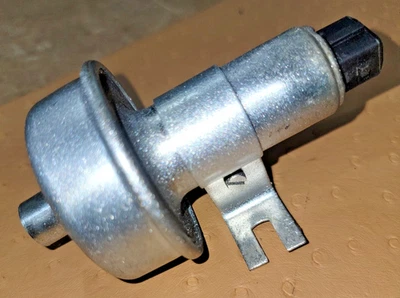 Válvula de aire sensor de vacío Alfa Romeo Spider BOSCH P/N 0 261 230 001 (#2) Foto 1 de 4