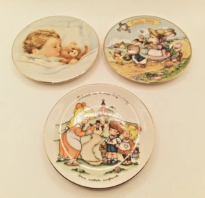 Vintage Avon Mini Decorative Plates 1986, 1992 and 1993 - Picture 1 of 8