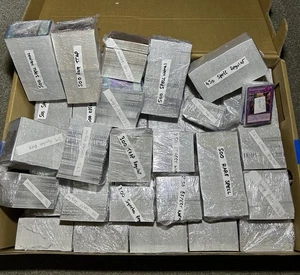 Tarjetas a granel Yu-Gi-Oh alrededor de 20 kg valor de tarjetas alrededor de 13.000 + lote de trabajo lote paquete - Imagen 1 de 2
