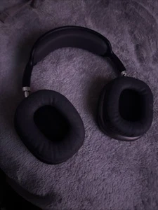 AirPod Max 2 Lightly Worn Comes with box - Picture 1 of 4