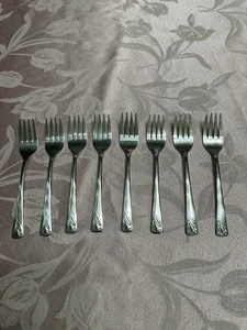 International Silver Lot Of 8 MAGIC LILY   Sincerity Silver Plated  Salad Forks - Picture 1 of 6