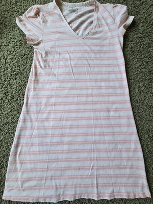 Camisón mediano rosa y blanco a rayas Gilligan & O'malley Foto 1 de 3