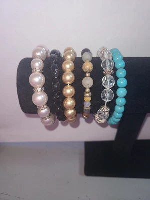 6 Stretch Beaded Bracelets White Black Turquoise Gold Clear - Image 1 of 3