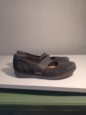 Clarks Womens Mary Jane Style Shoes Size 9.5 - Image 1 of 4