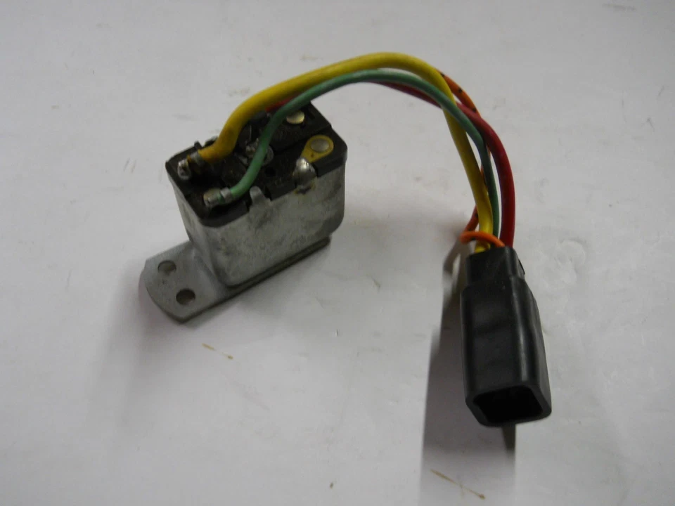 AC Temperature Control Relay fits 1971 Galaxie & LTD - Image 1 of 3