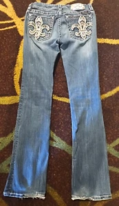 Miss Me Fleur de Lis Damen Signature Boot Cut Jeans Größe 31x33 Stretch Glitzer - Bild 1 von 6