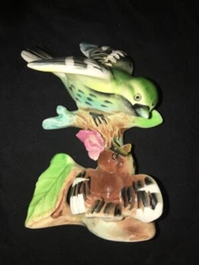 Green Warbler feeding Fledgling Baby Bird, Ceramic Vintage Figurine *USA SELLER* - Picture 1 of 4