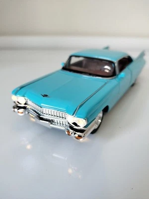 1/32 scale 1950s Cadillac Eldorado Biarritz diecast el car, light blue, sound - Image 1 of 4