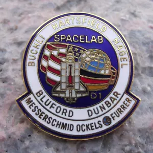 Insignia oficial del transbordador espacial de la NASA STS 61-A pin de colección personal - Imagen 1 de 2