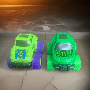 Micro Mini Monster Trucks Juego de 2, 2" - Imagen 1 de 6