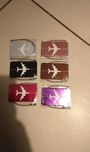 Kofferanhänger, Metall in 6 Farben mit Flugzeugmotiv für Name & Adresse 80x45mm - Bild 1 von 1