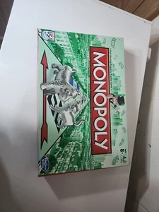 MONOPOLY Board Game Classic With The Cat Token HASBRO Ages 8+ Players 2-6 - Picture 1 of 12