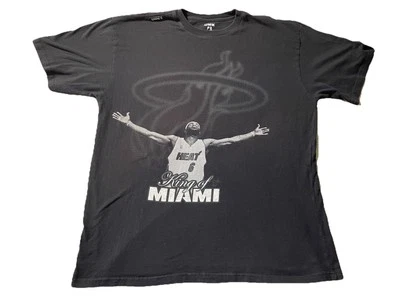 CAMISA LEBRON JAMES KING OF MIAMI PARA HOMBRE XL NEGRA UNK Foto 1 de 4