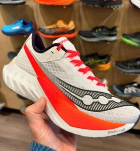 Nuevo Saucony Endorphin Pro 4 Hombre Color Blanco/Negro Talla 10 - Imagen 1 de 4