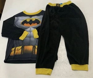 Batman Boys 2 Piece Long Sleeve Pajama Set Size 5 Youth - Picture 1 of 15