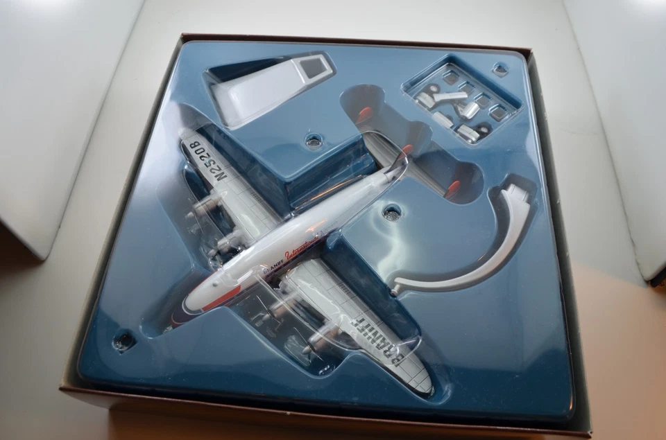 LOCKHEED CONSTELLATION BRANIFF INTERNATIONAL AIRWAYS CORGI CLASSICS AU 1/144 - Photo 1/3