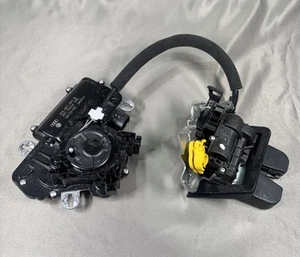 Rear Trunk Lid Lift Gate Lock Latch Actuator 80A827506A OEM Audi SQ5 Q5 2021 - Picture 1 of 7